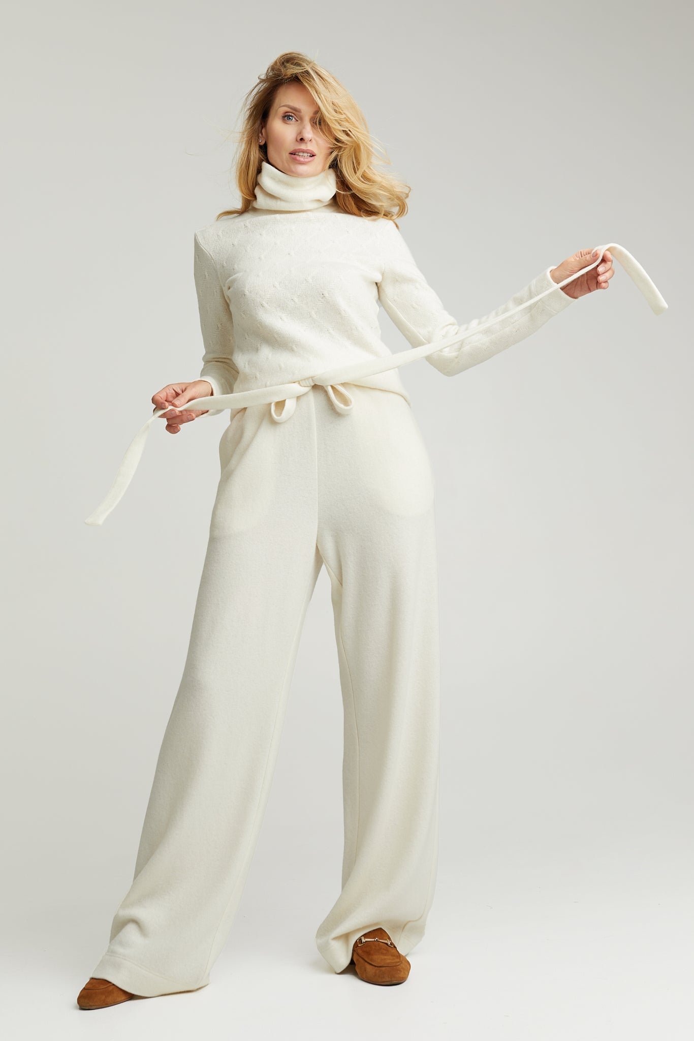 Gaudium Turtleneck Sweater With Pattern in Ivory White